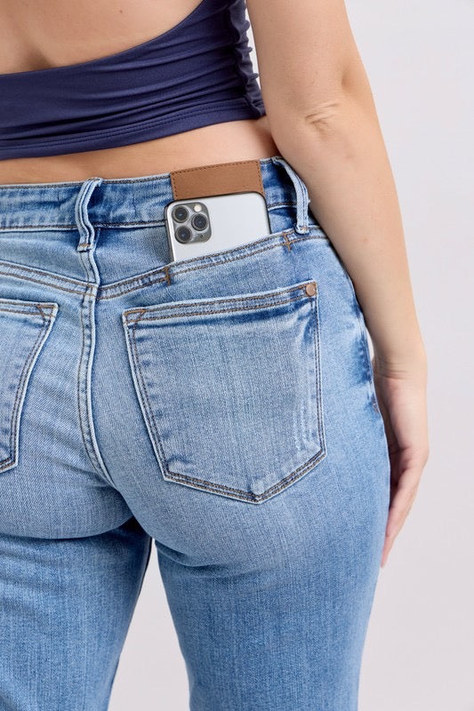 Judy Blue Mid-Rise Vintage Wash Slim Fit Jean