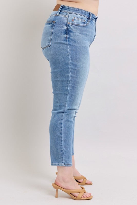 Judy Blue Mid-Rise Vintage Wash Slim Fit Jean