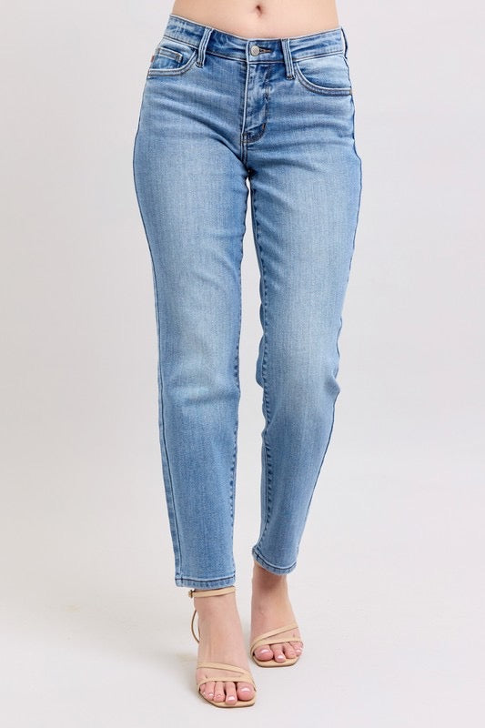 Judy Blue Mid-Rise Vintage Wash Slim Fit Jean