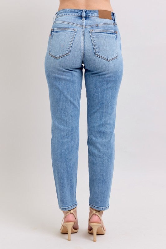 Judy Blue Mid-Rise Vintage Wash Slim Fit Jean